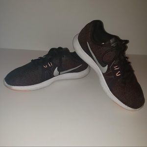 Nike cross training shoes